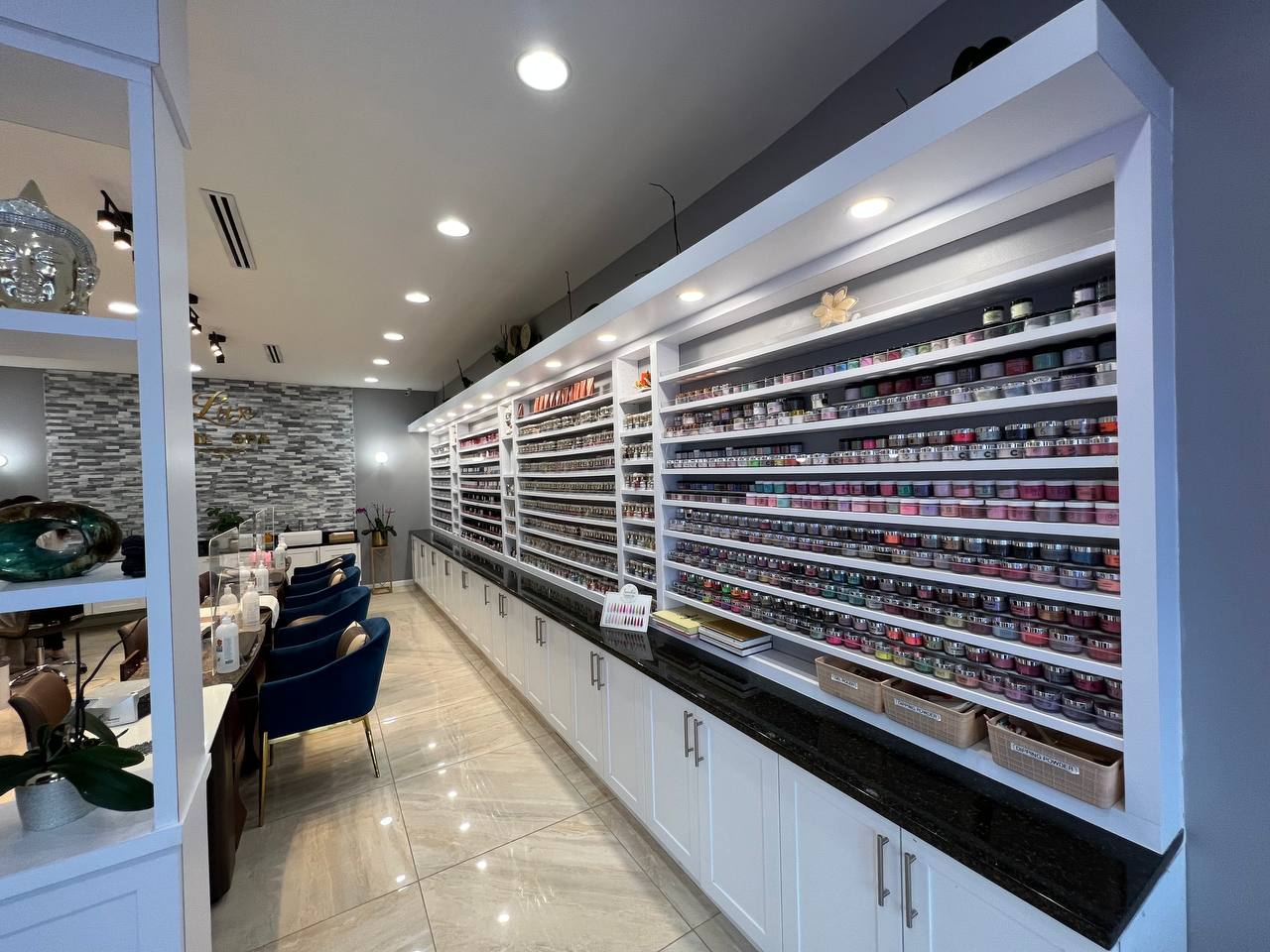 Lux Nails Bar opens its doors in San Antonio